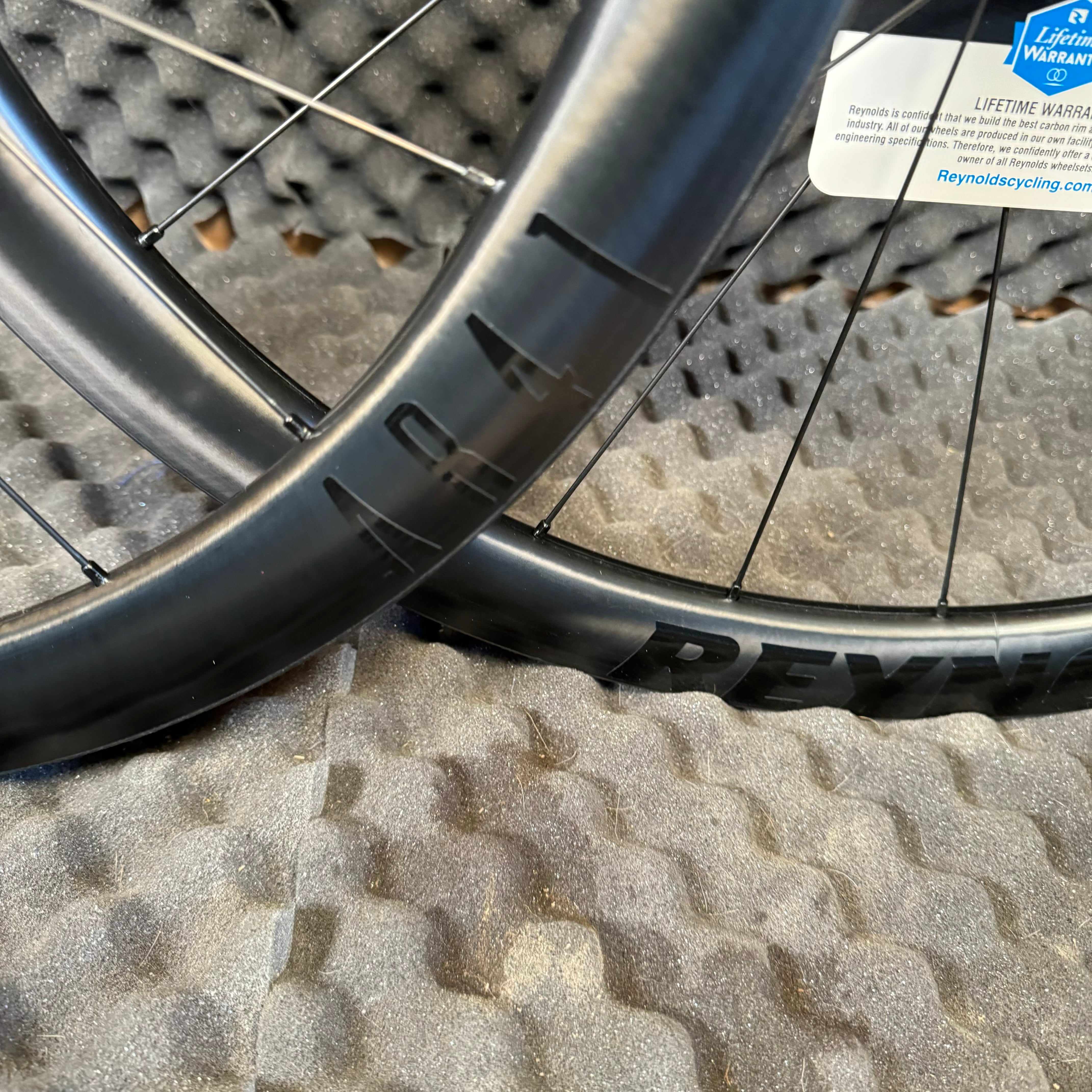 Reynolds AR 41 Disc brake with rotors and cassette