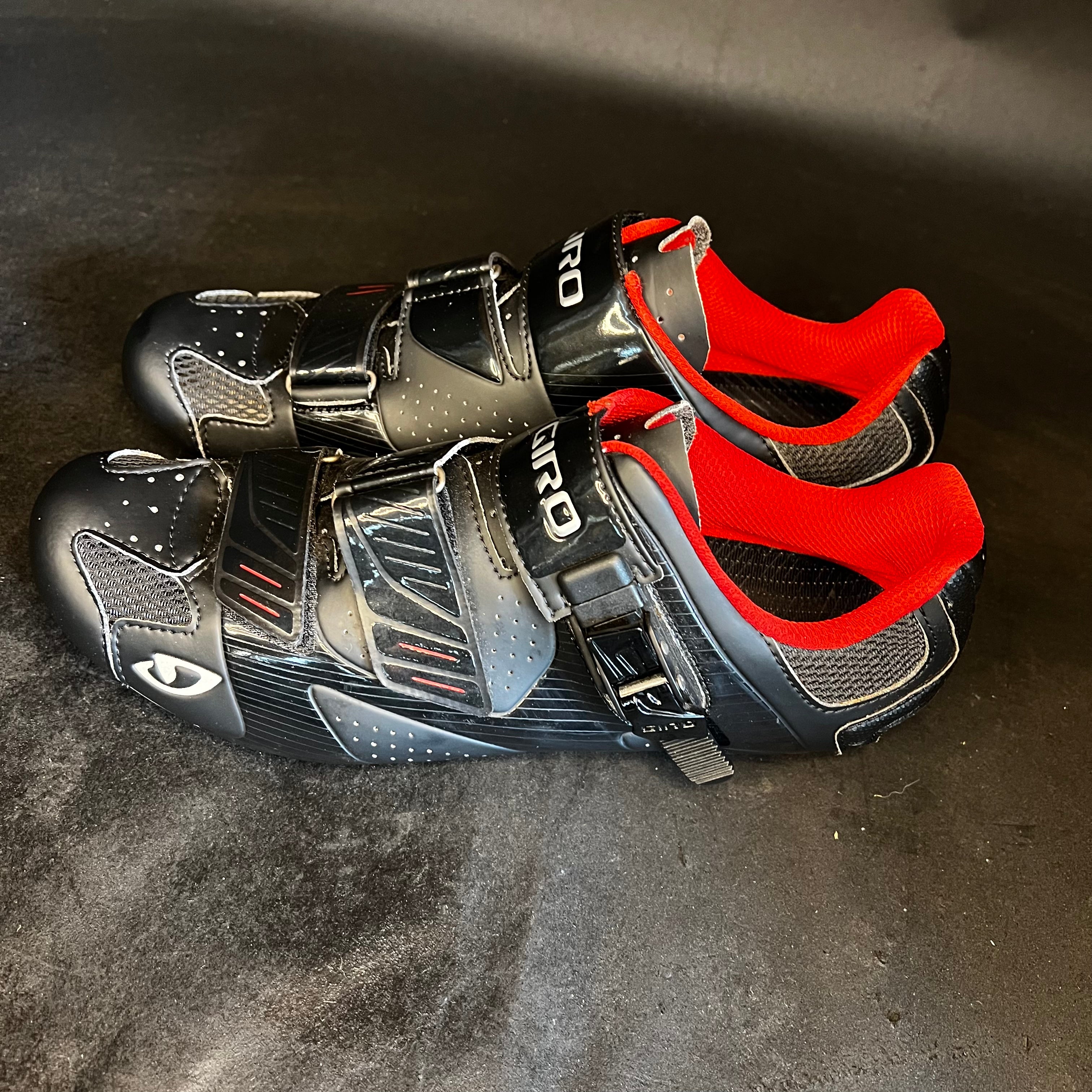 CLOSEOUT size 44 GIRO shoes