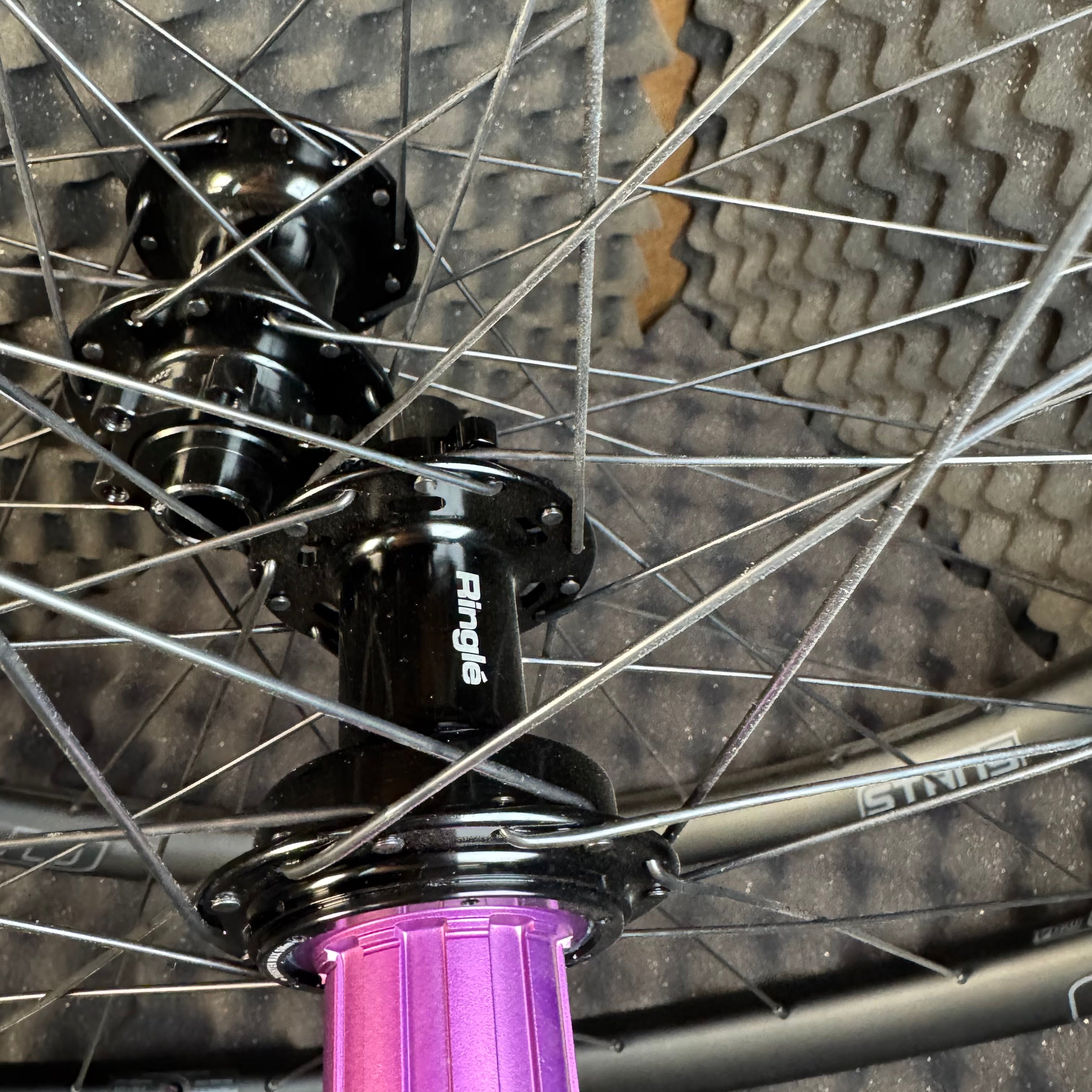 Quality Flow Mk4 Trail/Enduro rims onto Sun Ringle Super Bubba Hub