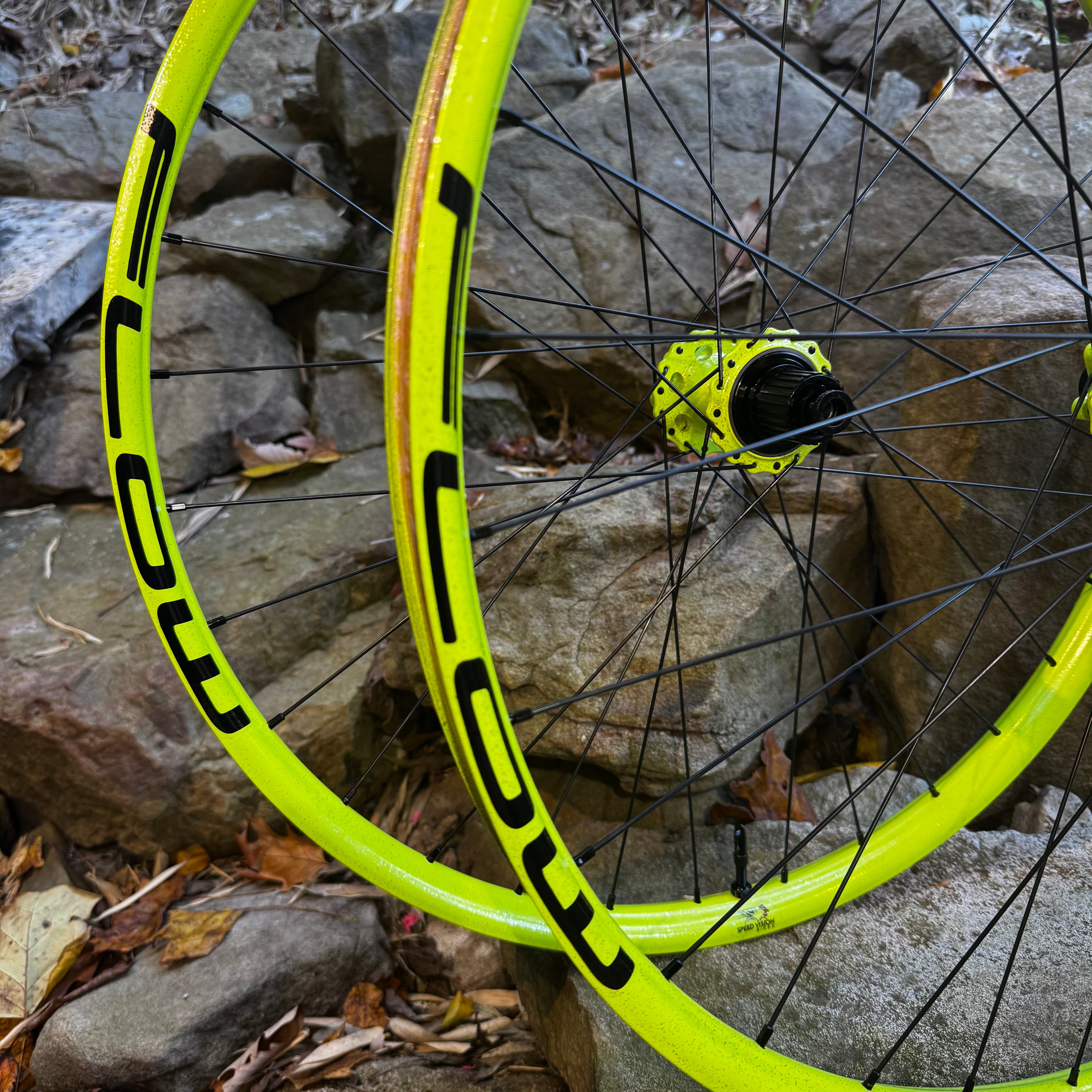 I9 Hydra hubs with Stans Flow mk4 Trail rims with tires