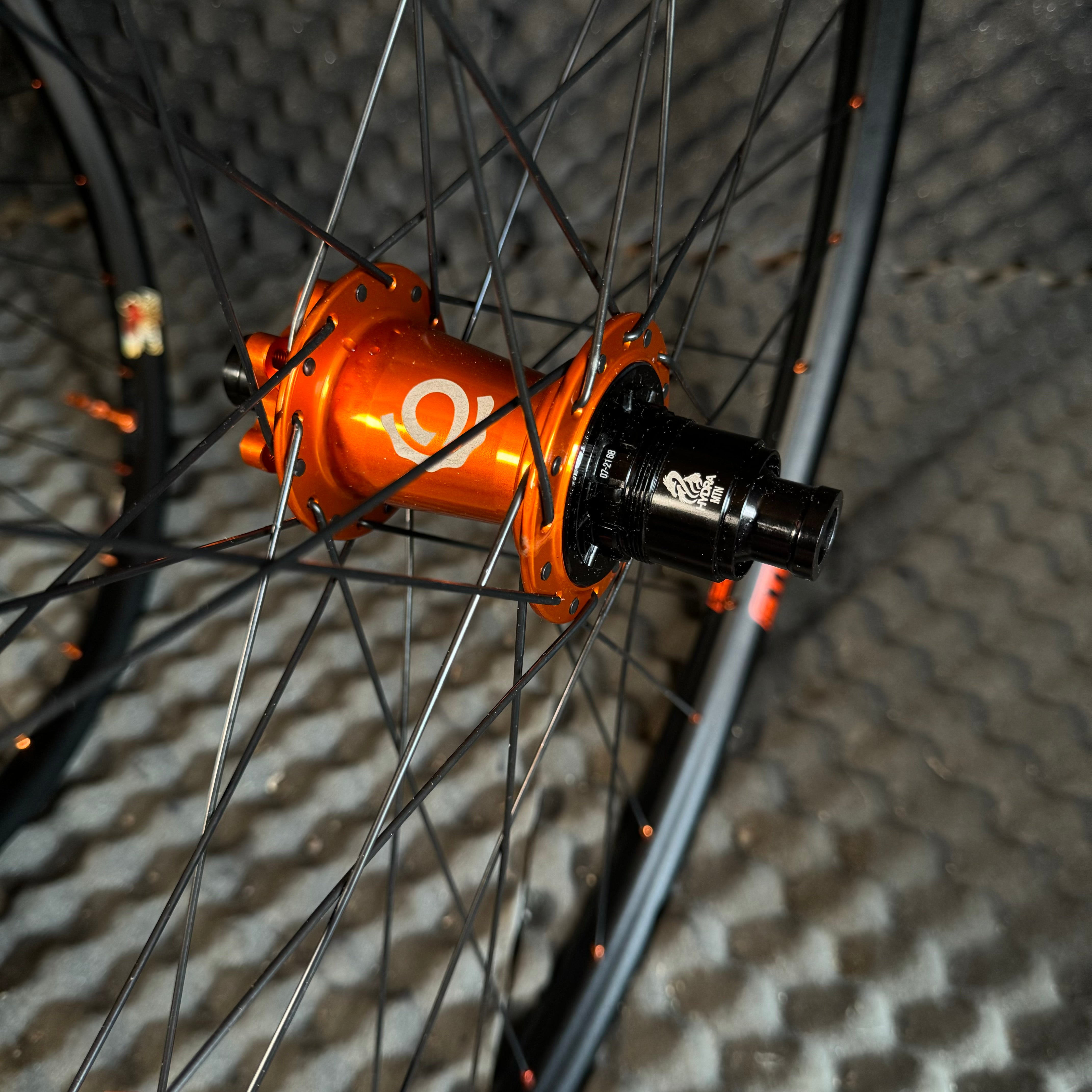 29" Flow Ex3 DH/Enduro wheels with I9 Hydra H2 hubs