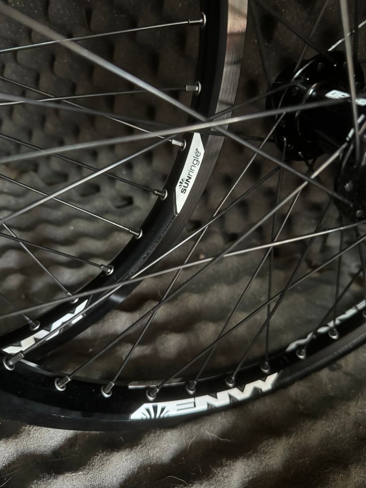 New Custom Pro sized BMX Wheelset, Envy Rims Bombshell Holeshot hubs