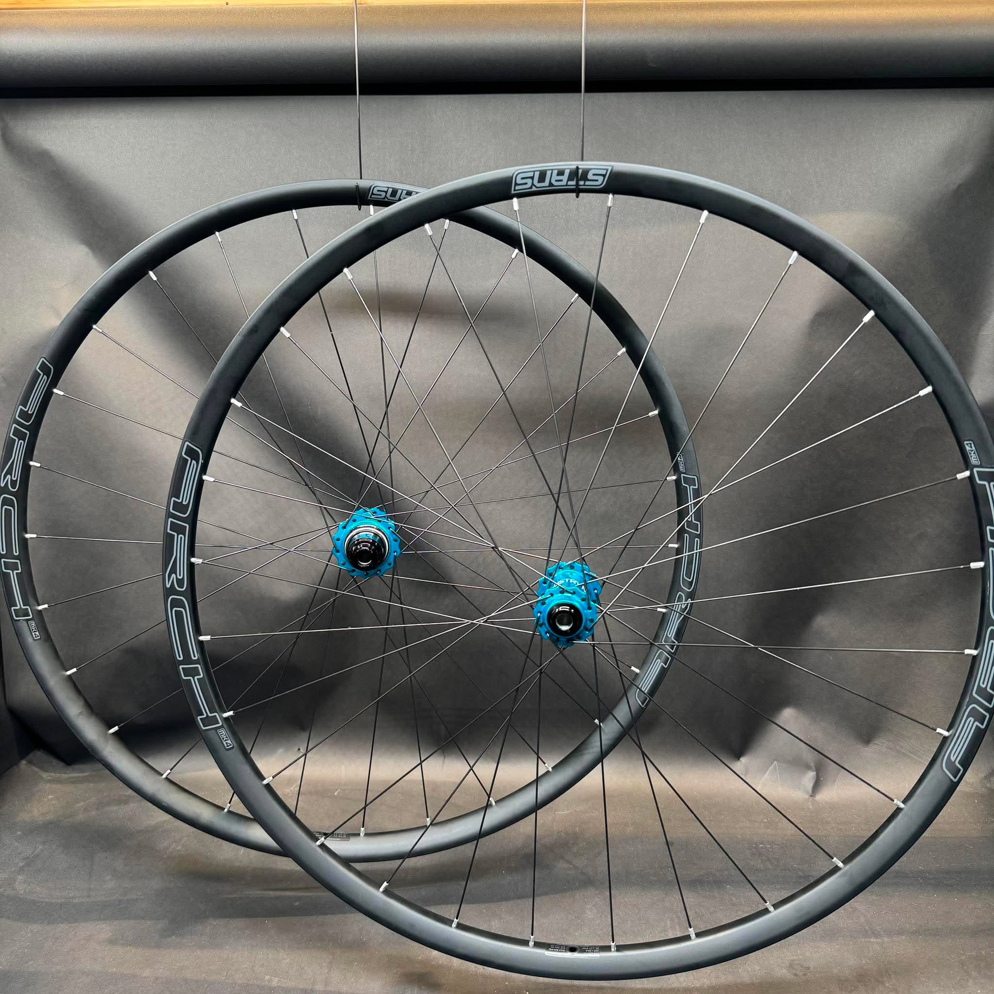 I9 Solix Hubs and Stans Arch Mk4 Wide Gravel rims