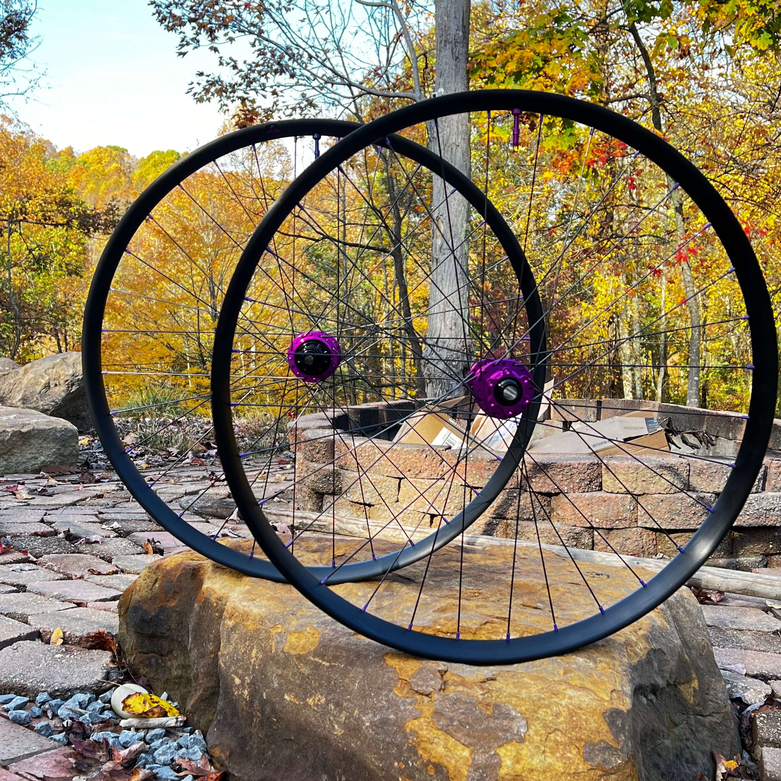 Trail: Race Face ARC 30 + I9 Hydra 2 Boost Hubs