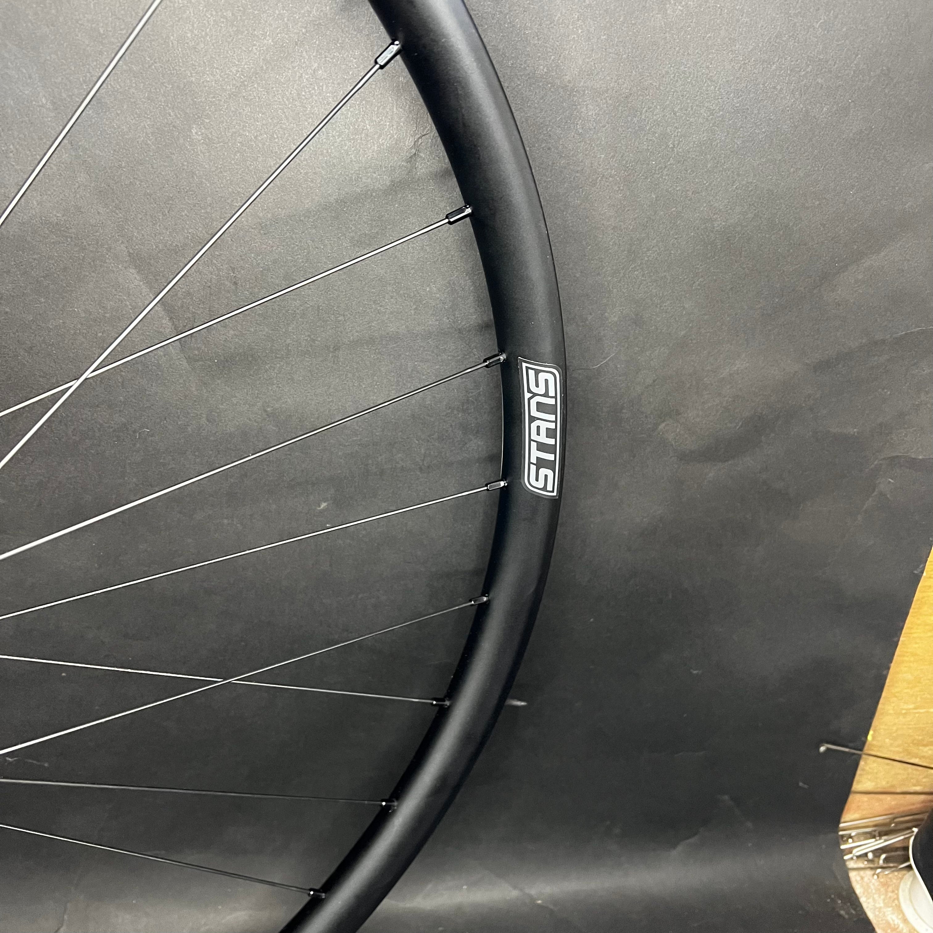 "Bang for the Buck" Gravel wheels Notubes Crest CX and Gravel wheels