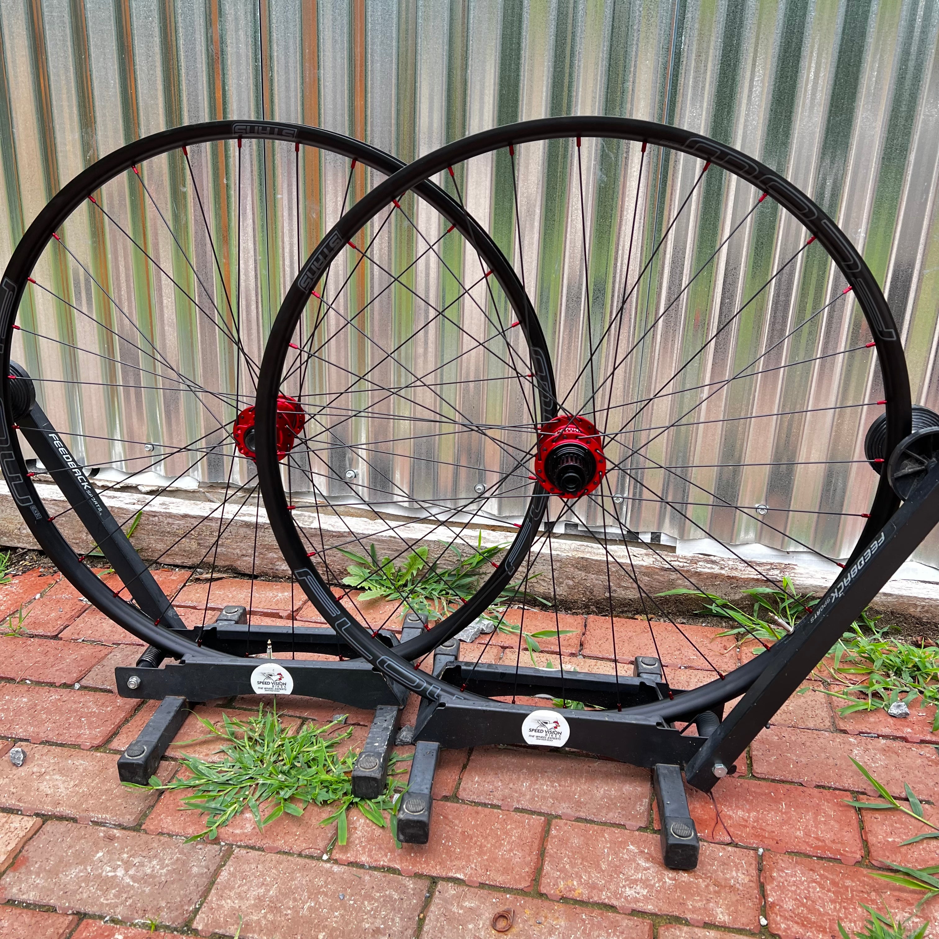 Big MTN Wheels: I9 hydra with notubes Flow EX3 29" rims