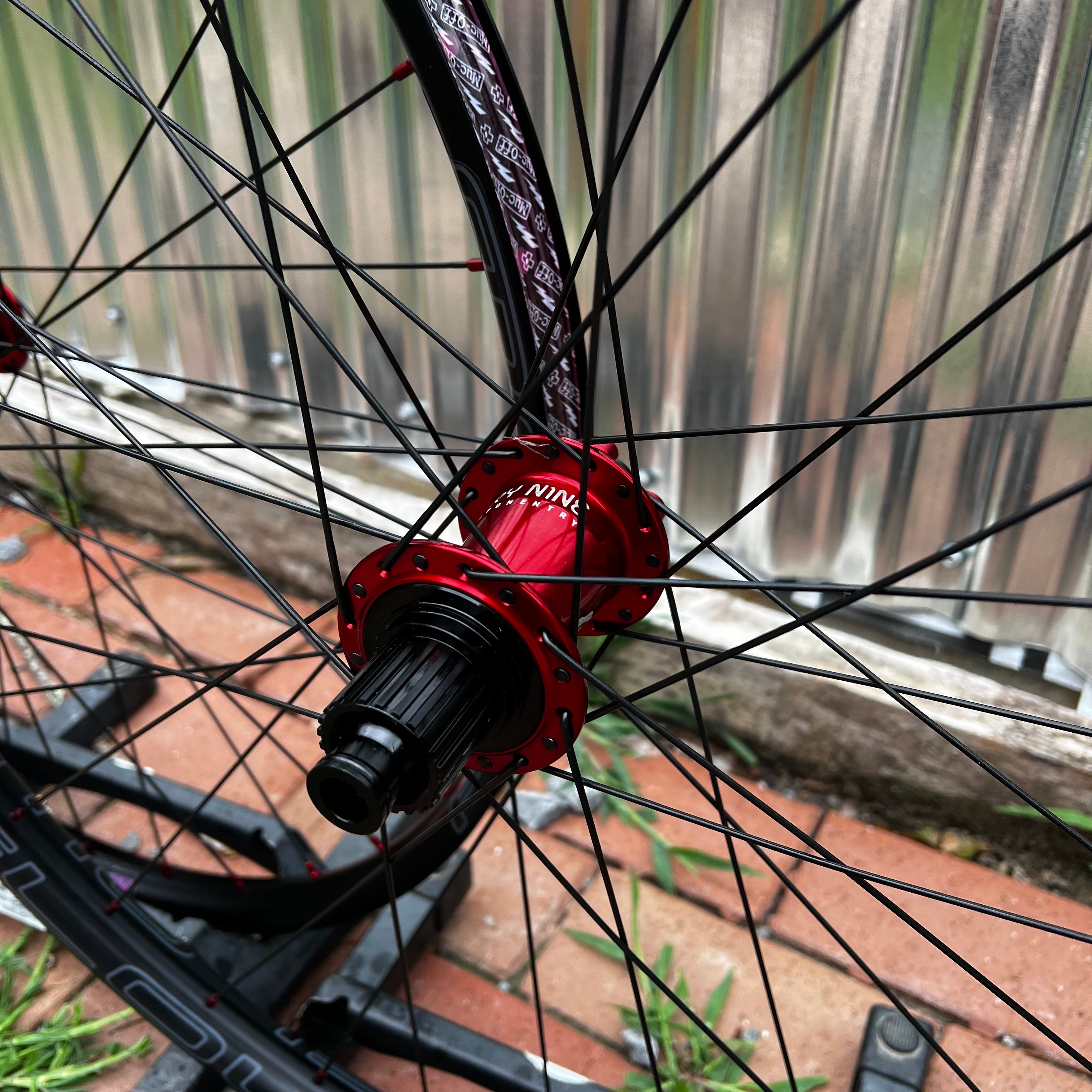 Big MTN Wheels: I9 Hydra 2 with Stans Flow EX3 Rims