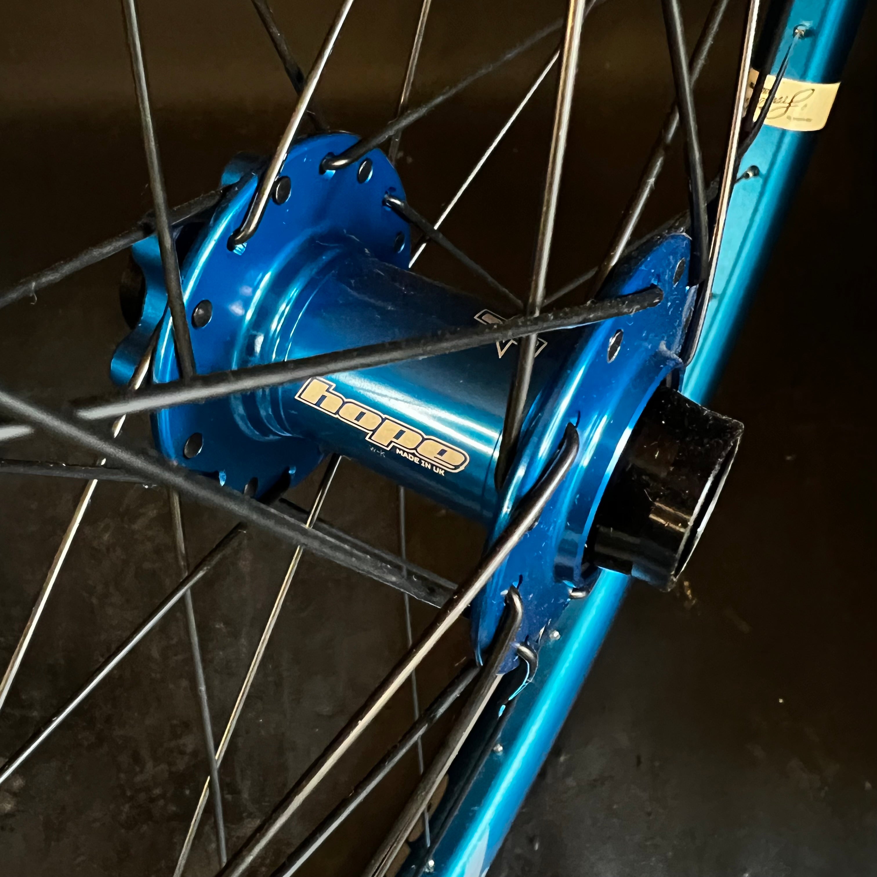 Dj wheels, Spank Spoon 32 blue Rims, Hope Pro 4 SS hubs