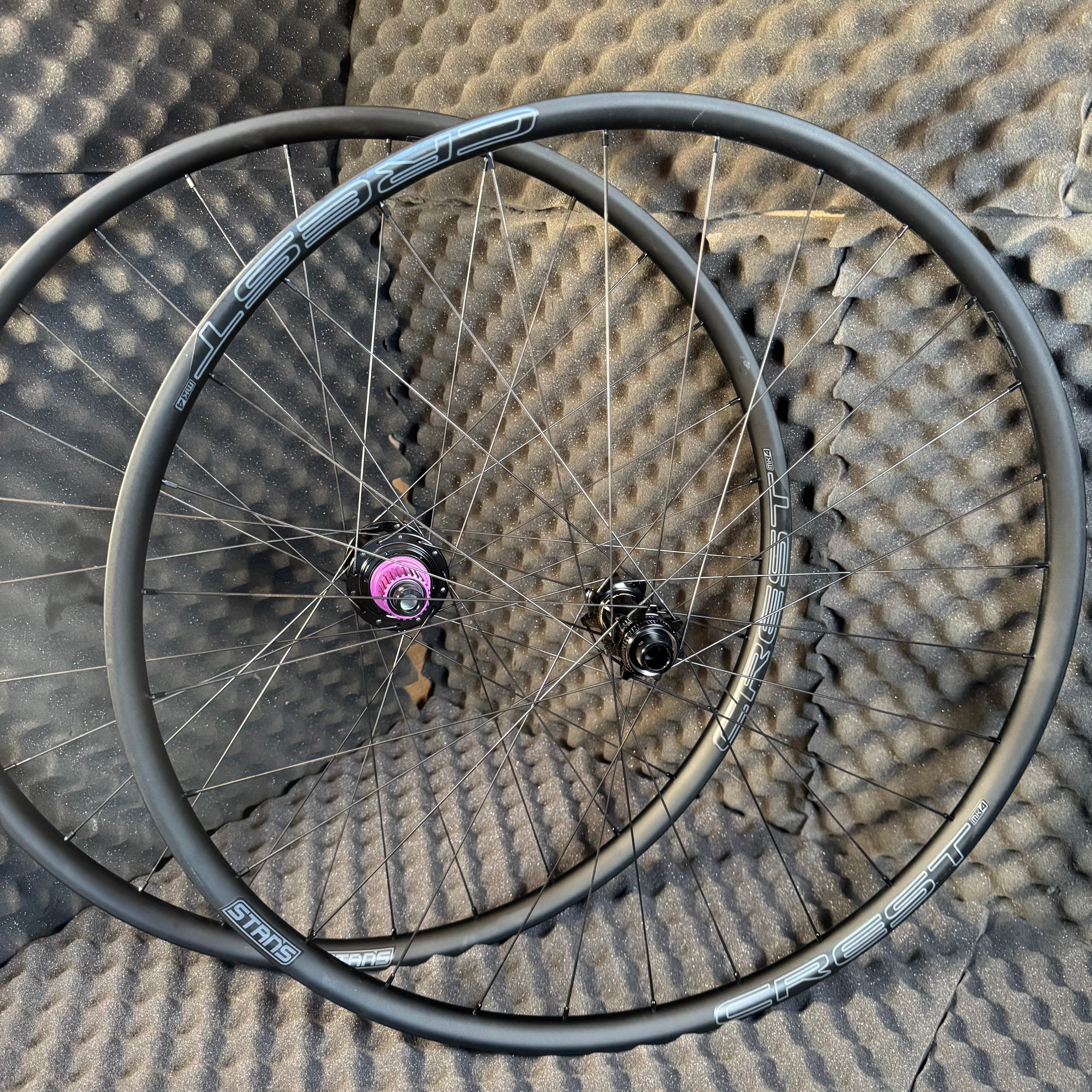 Quality Crest Mk4 XC rims onto Sun Ringle Super Bubba Hubs