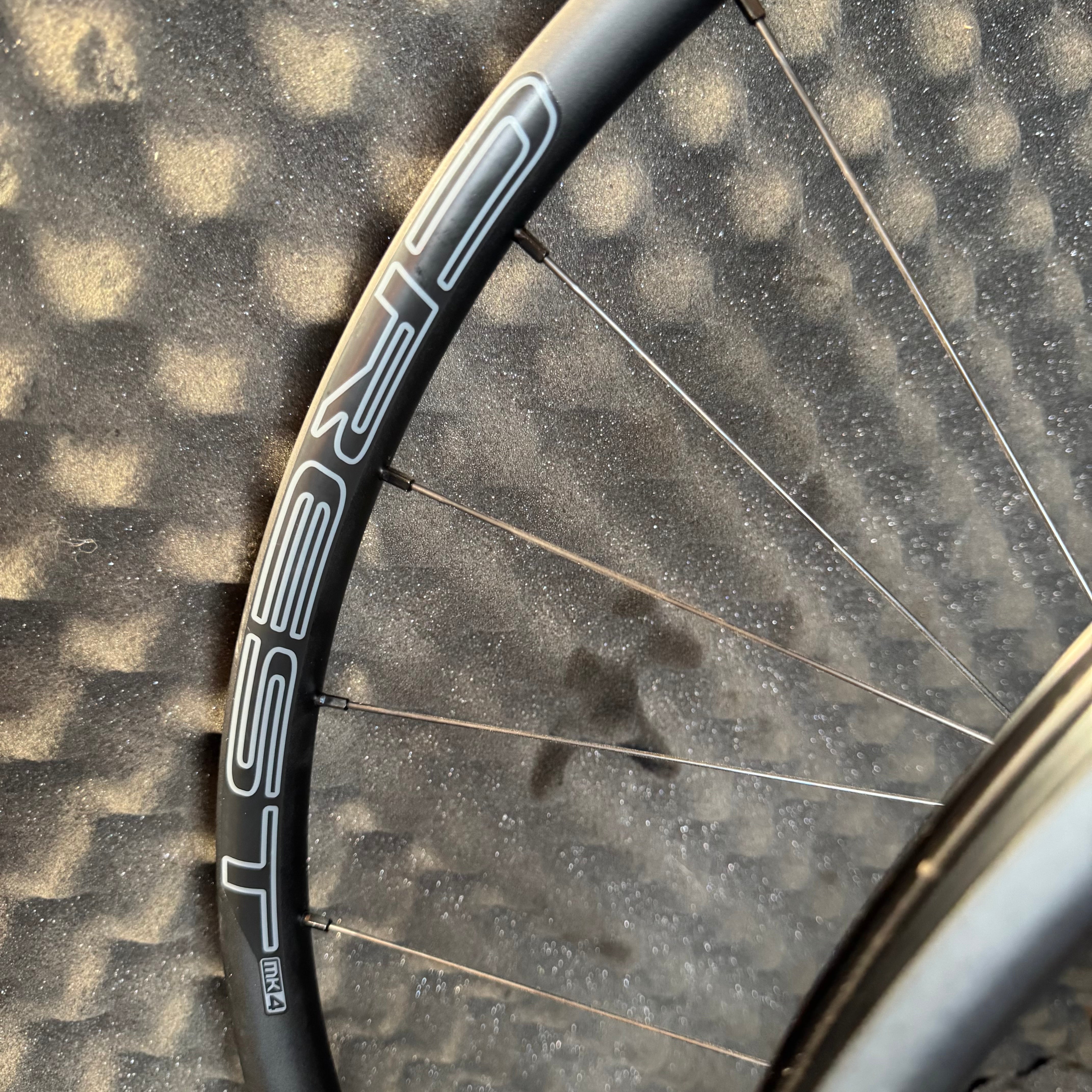 Quality Crest Mk4 XC rims onto Sun Ringle Super Bubba Hubs