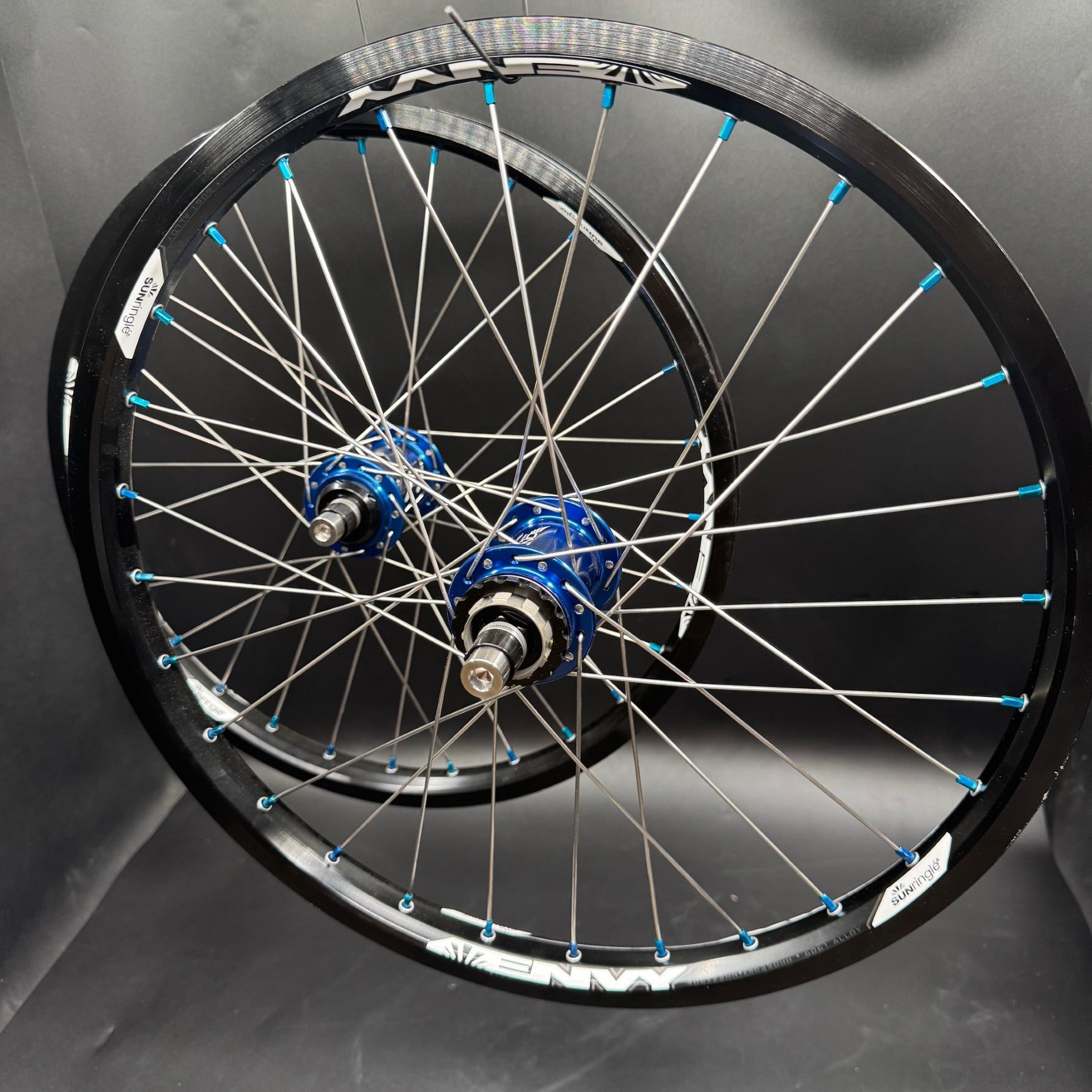Blue Onyx Pro/Helix Hubs With Pro 20 Envy rims BMX