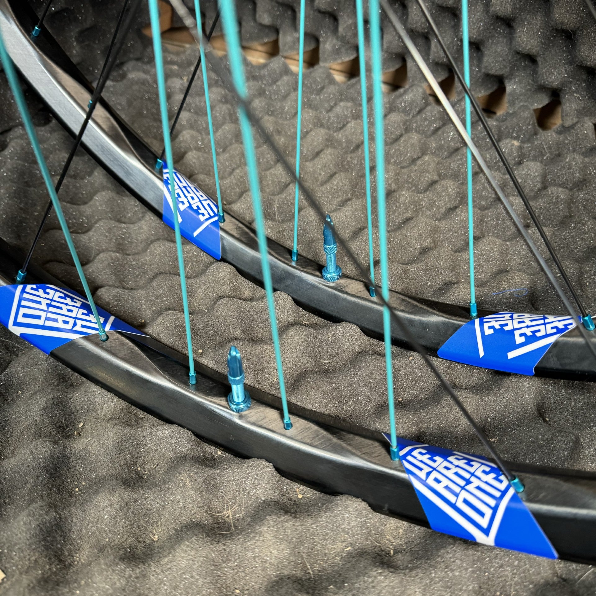 Carbon We Are One Triad Trail/Enduro Rims + Boost Hydra 2 Hubs
