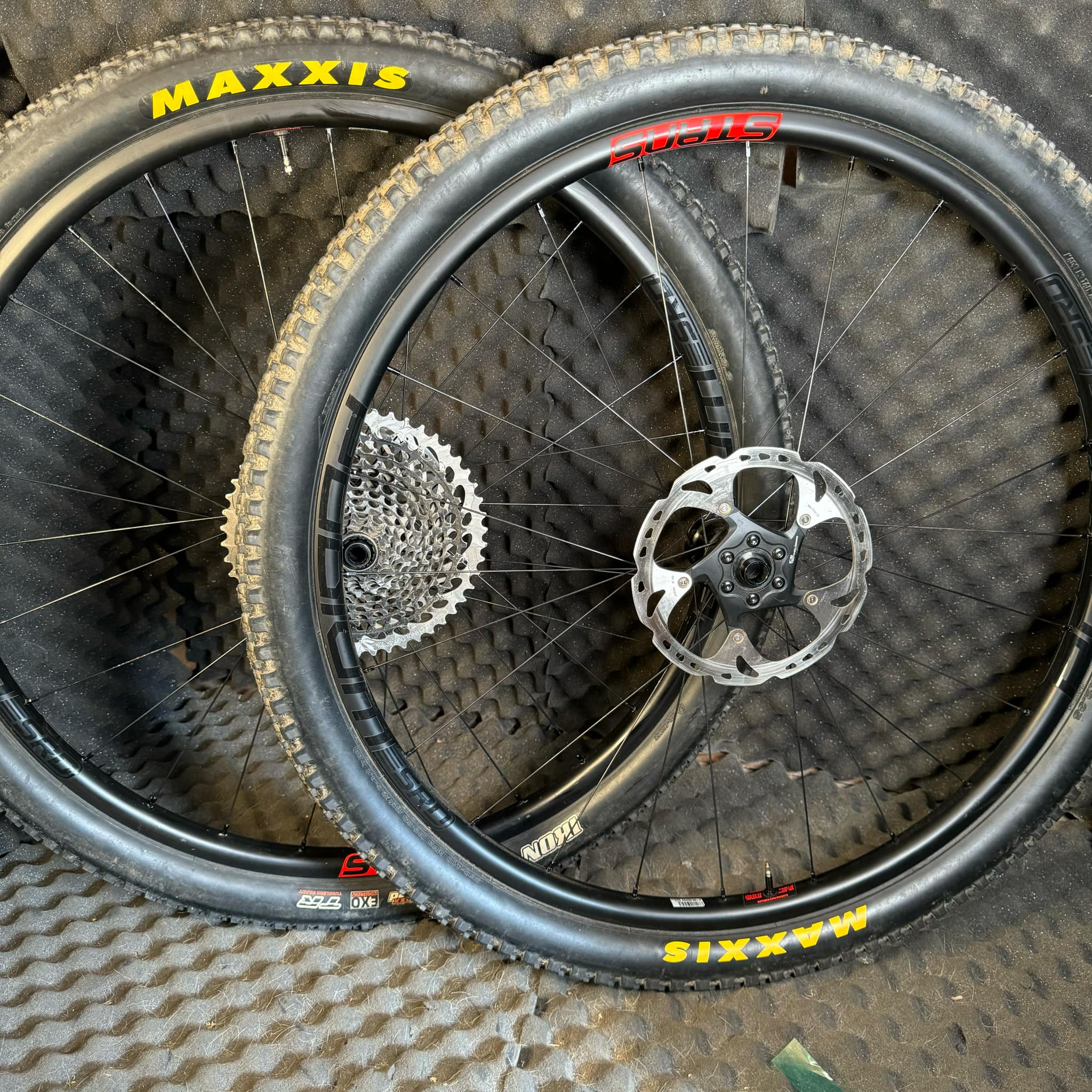 1287 gram 29" Stans Podium SRD XC wheelset