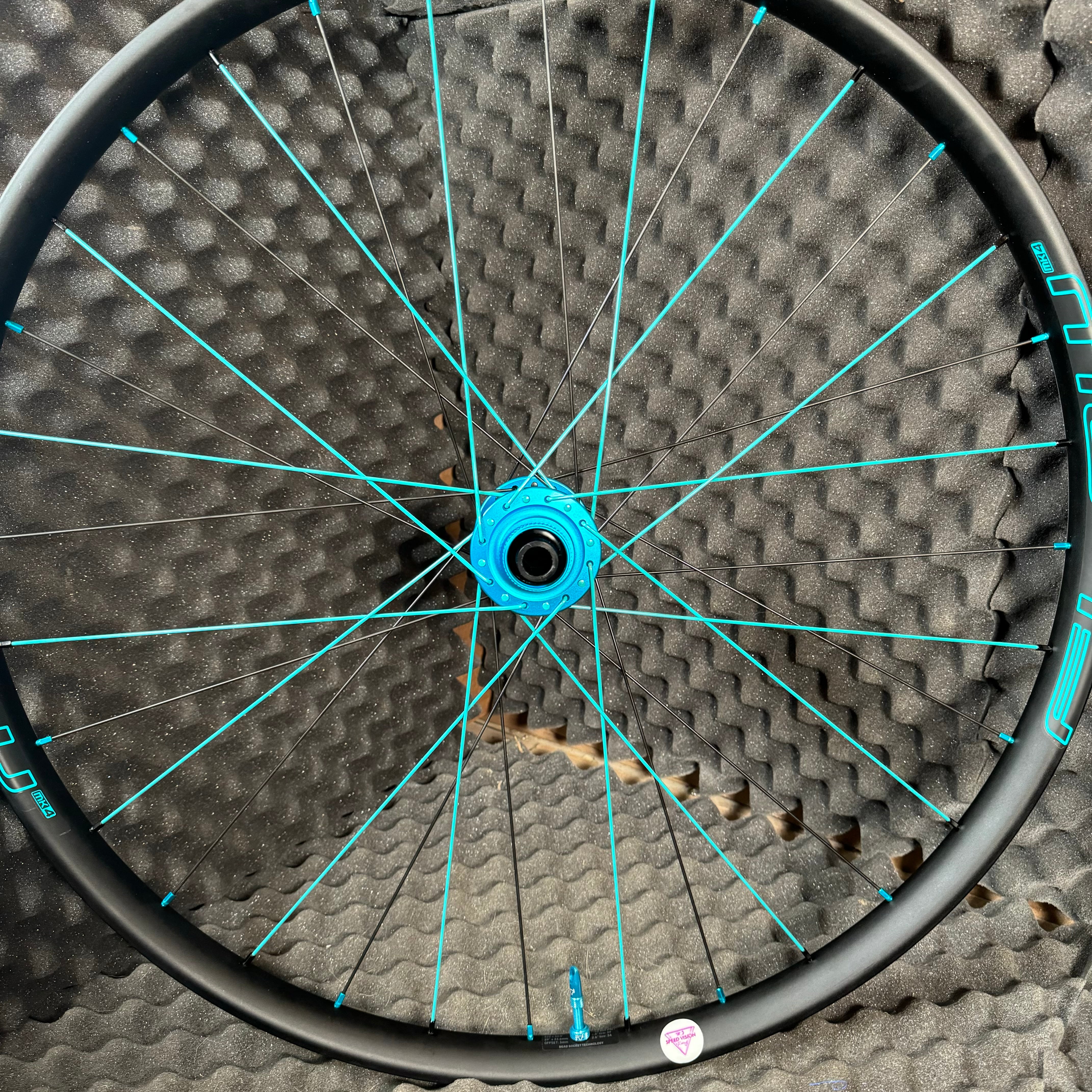 Trail 29" Chris King and Notubes Flow mk4 wheelset NEW Closeout