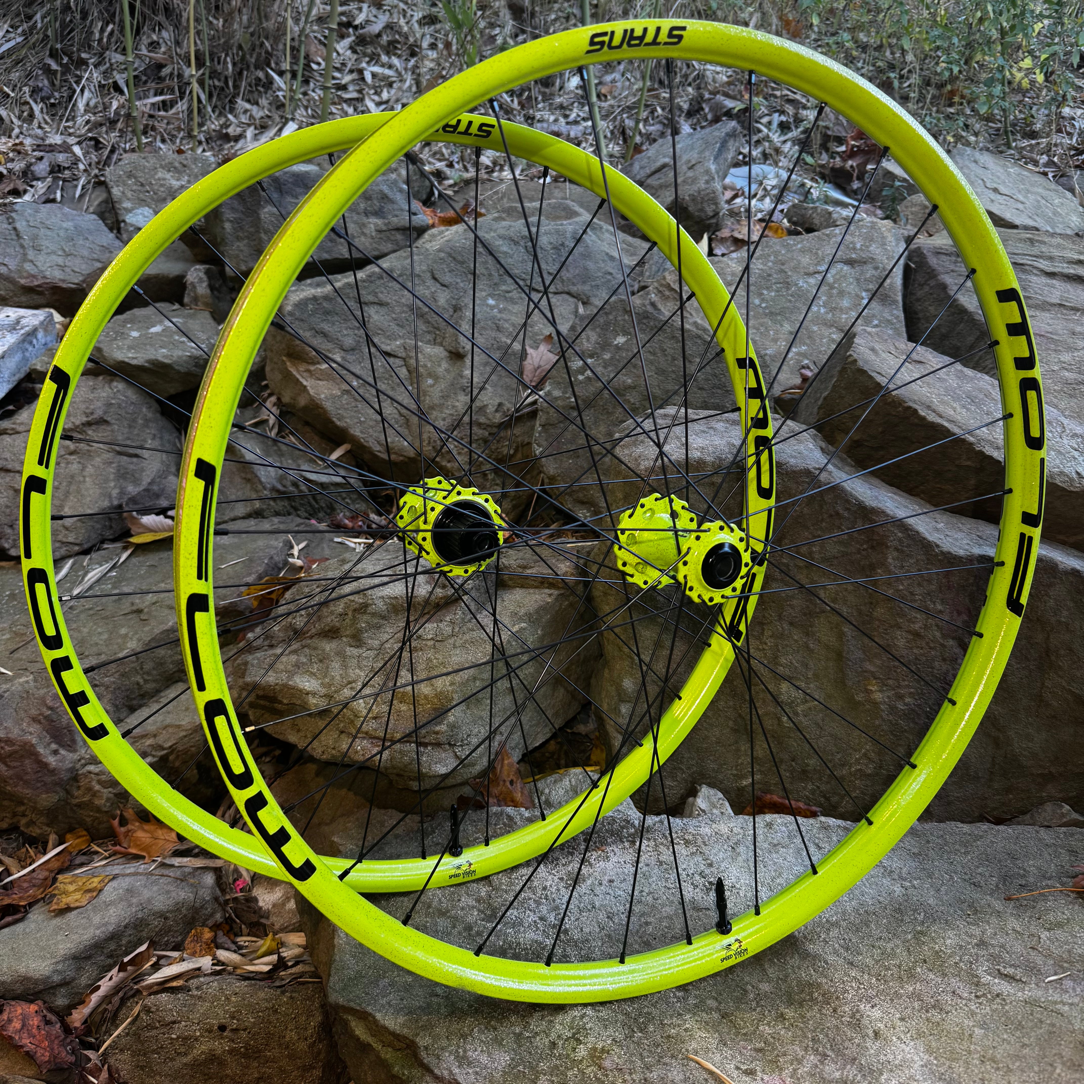 I9 Hydra hubs with Stans Flow mk4 Trail rims with tires