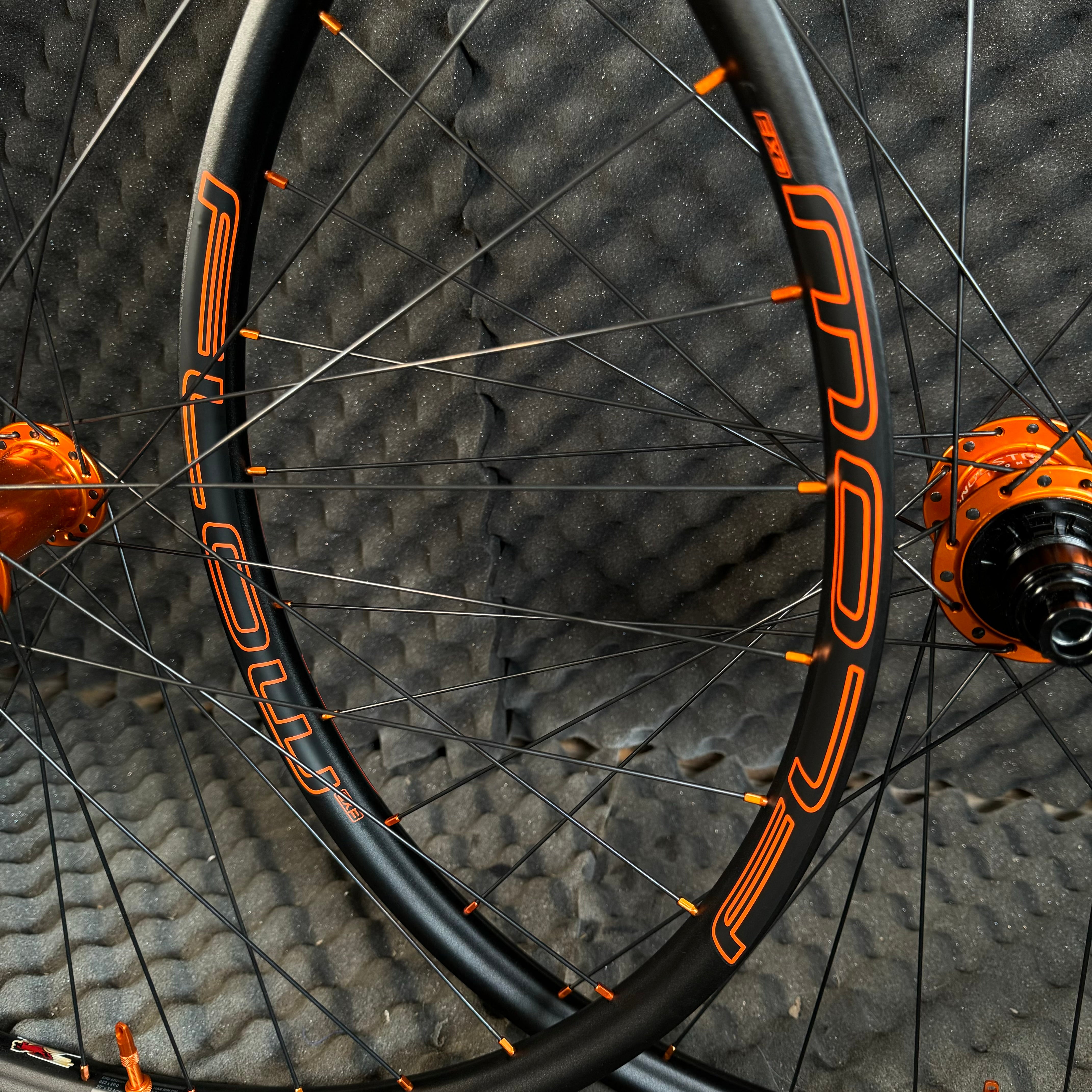 29" Flow Ex3 DH/Enduro wheels with I9 Hydra hubs