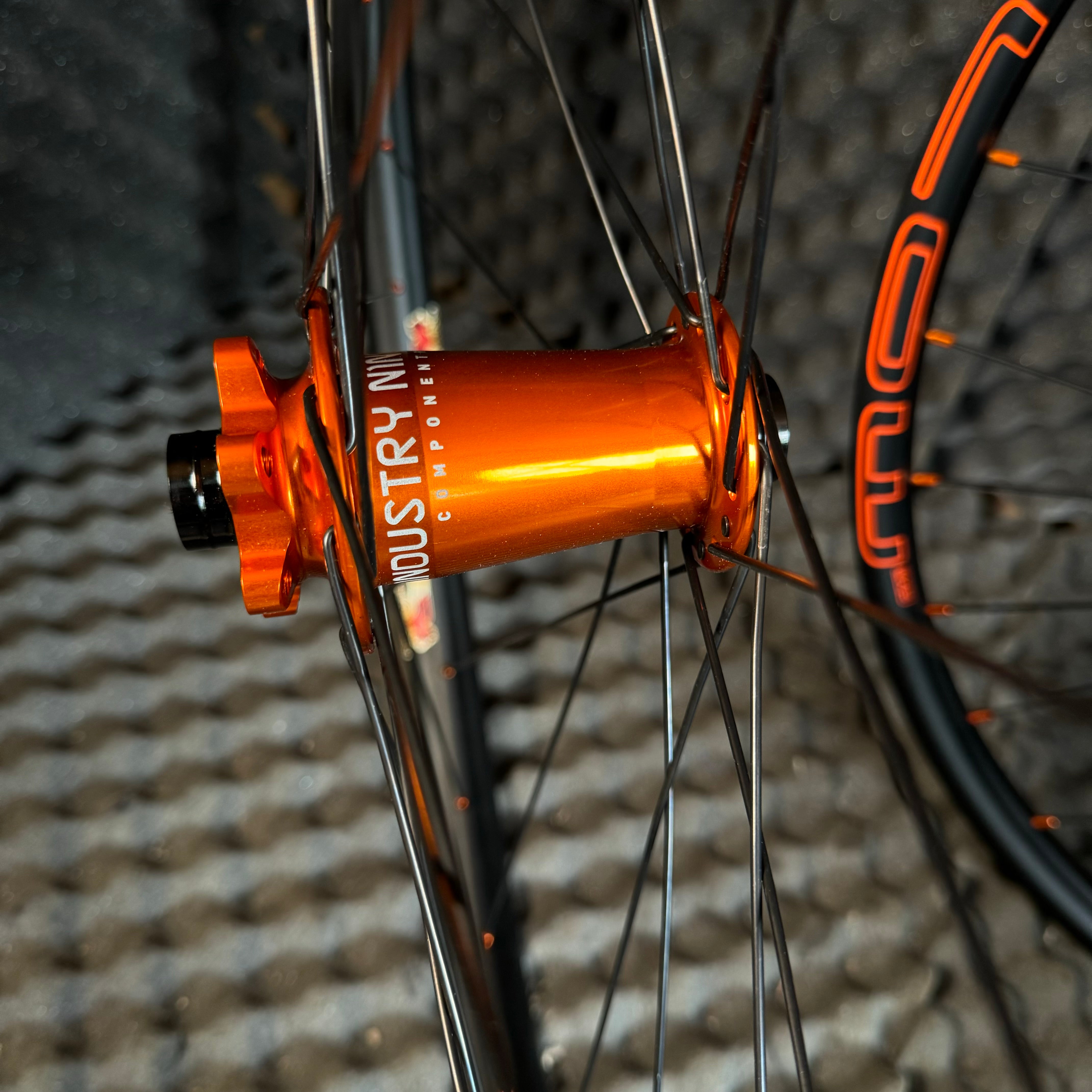 29" Flow Ex3 DH/Enduro wheels with I9 Hydra hubs