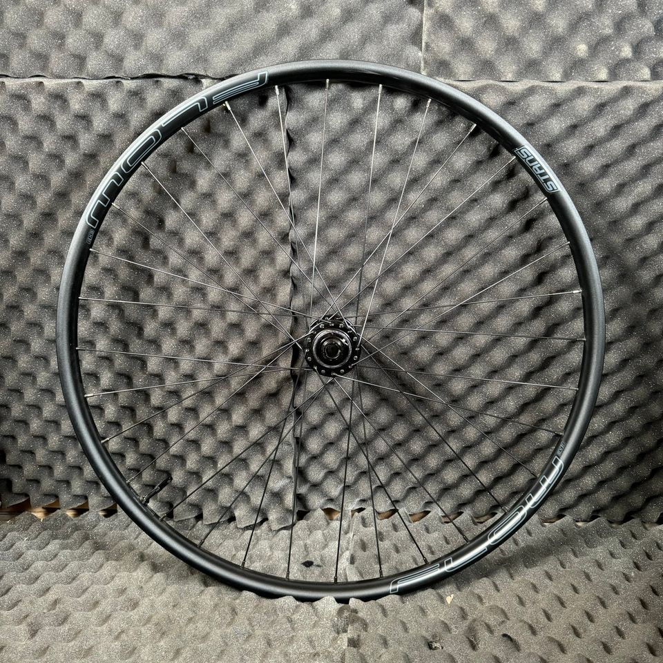 Max strength 29" Flow Ex3 rims with Onyx Classic hubset