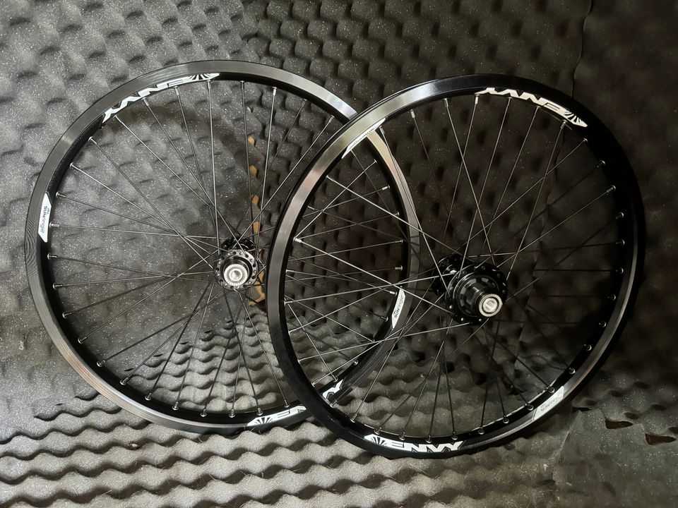 New Custom Pro sized BMX Wheelset, Envy Rims Bombshell Holeshot hubs