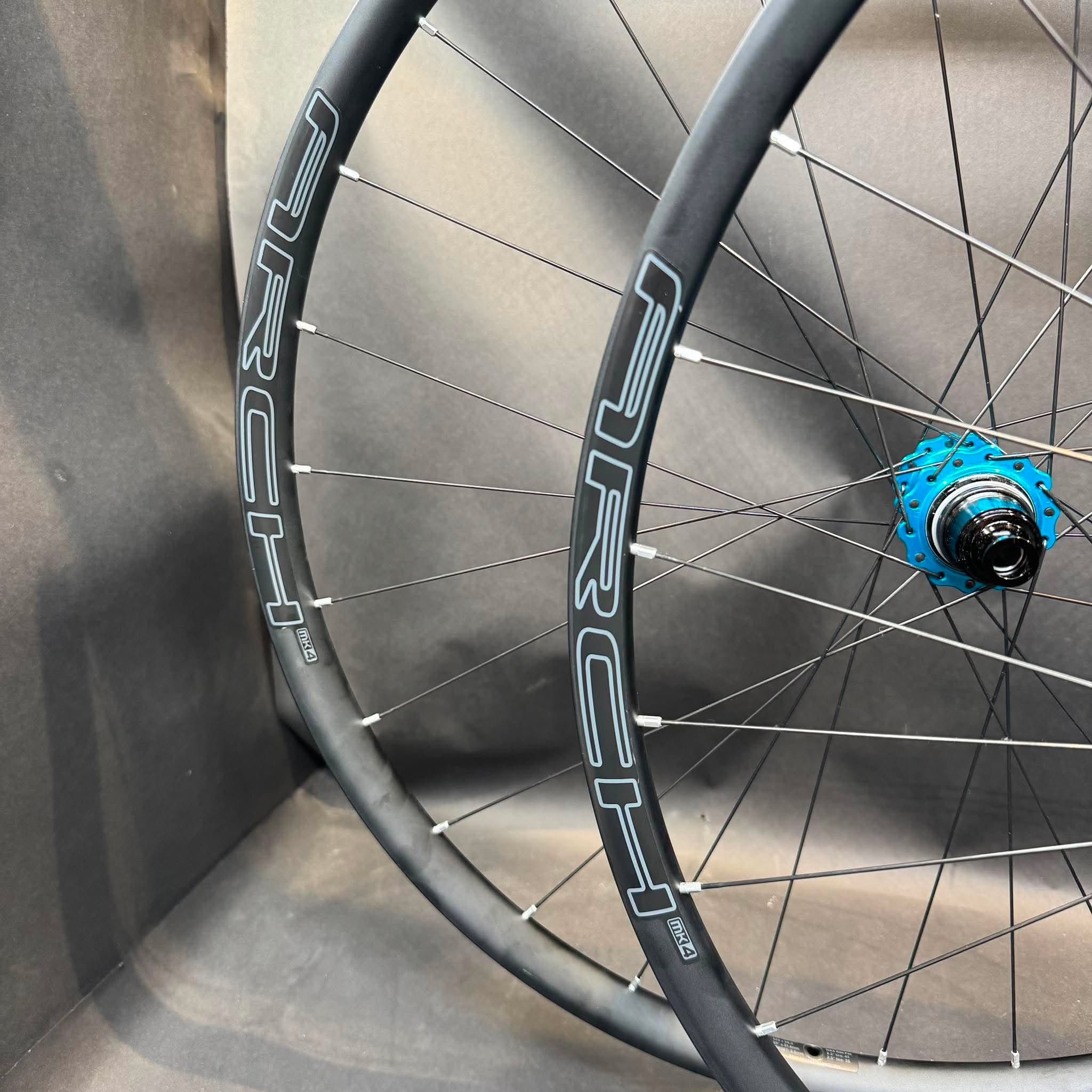 I9 Solix Hubs and Stans Arch Mk4 Wide Gravel rims