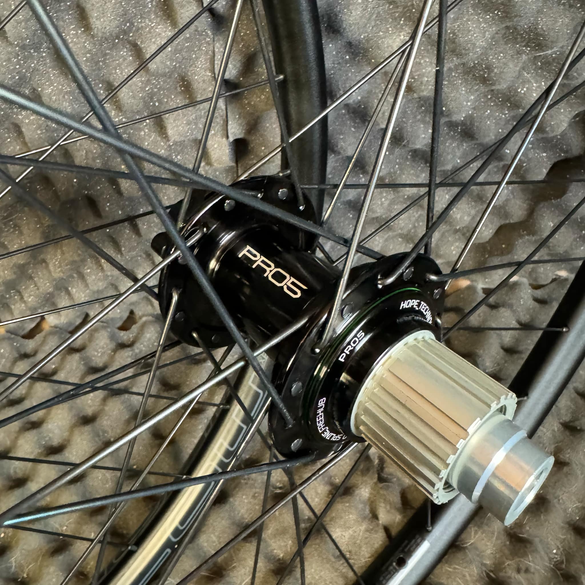 Hope Pro 5 hubs with Tough Flow ex3 Rims