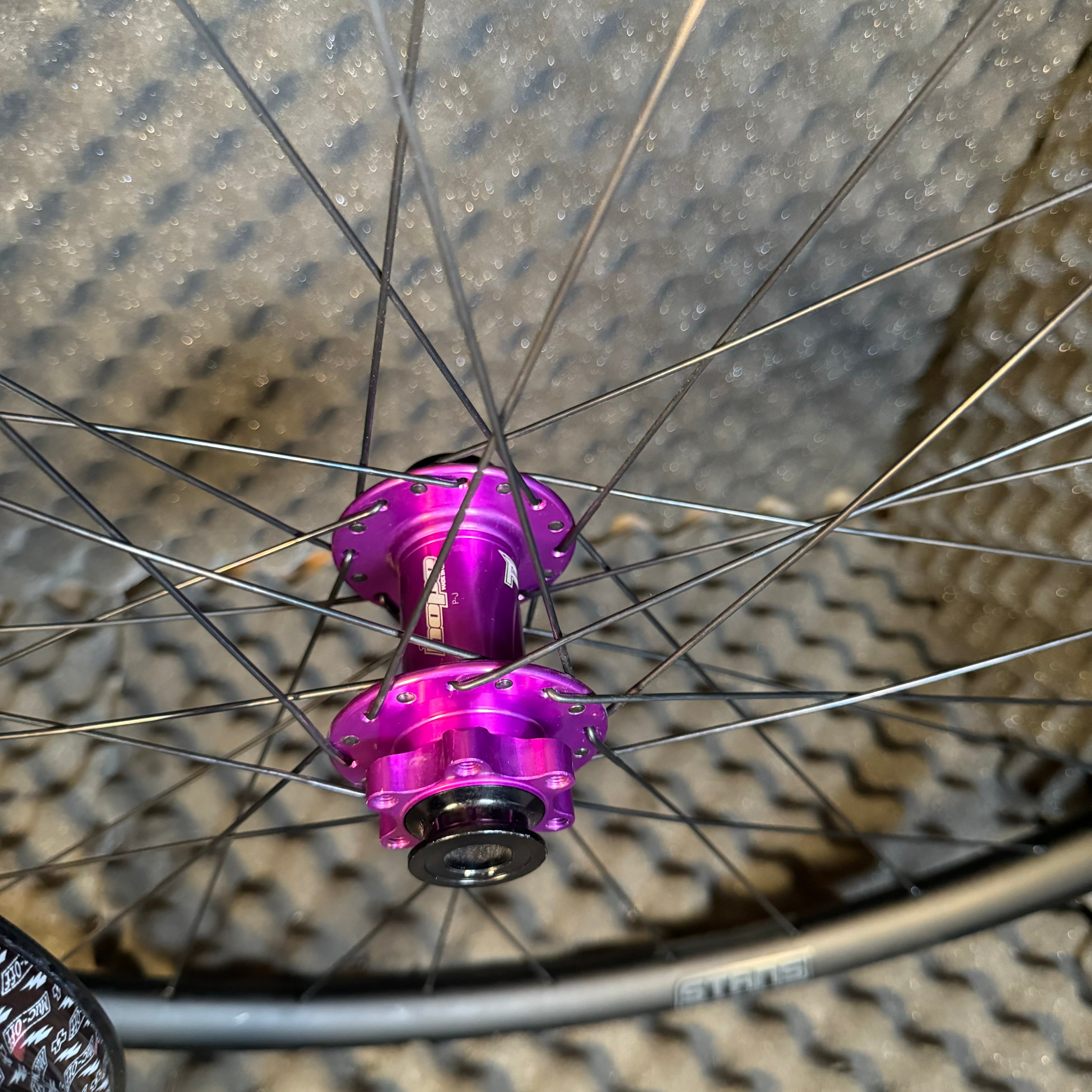 Mullet Notubes Hard Trail wheelset with Hope Boost hubs