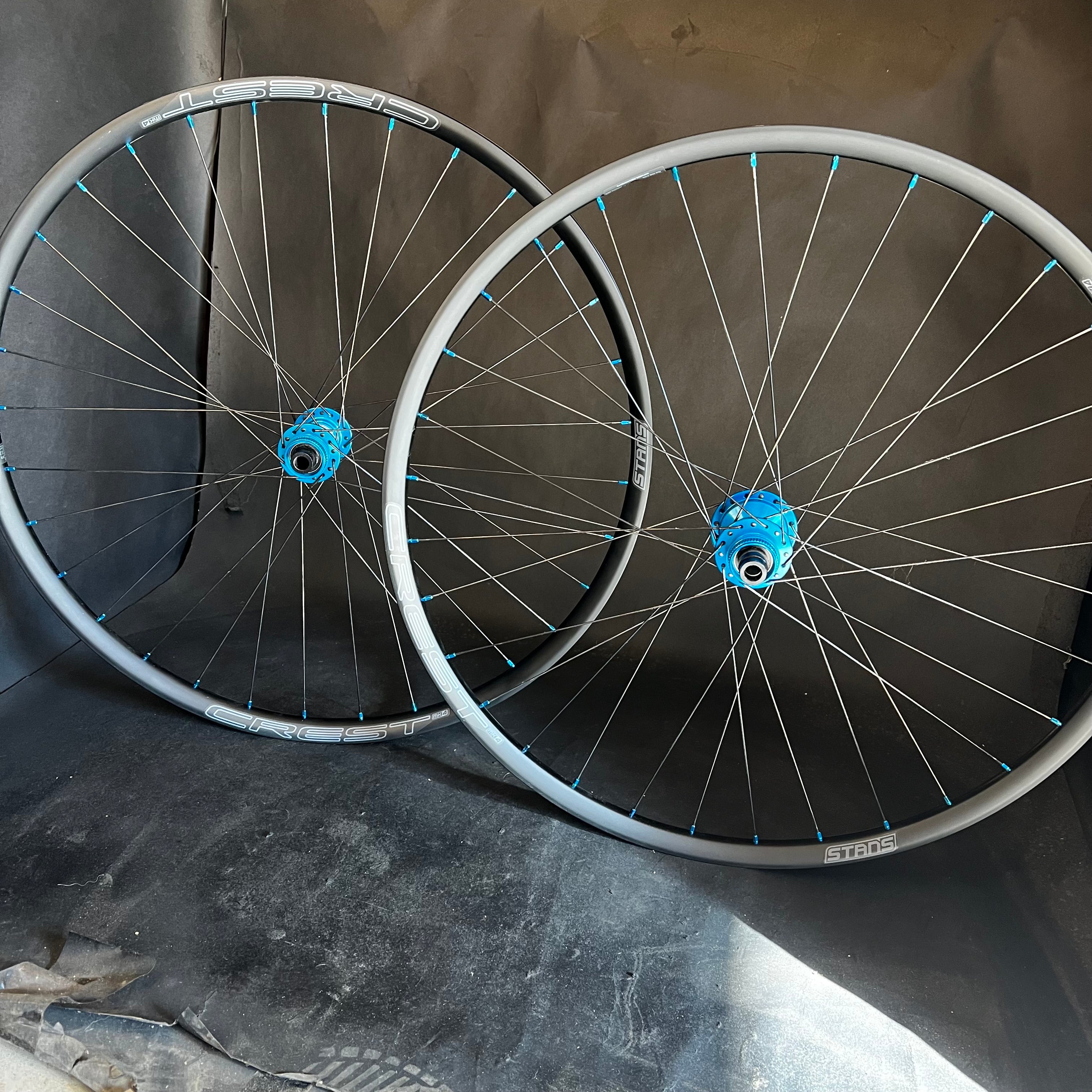 650b gravel wheels with hope RS4 hubs and stans crest rims