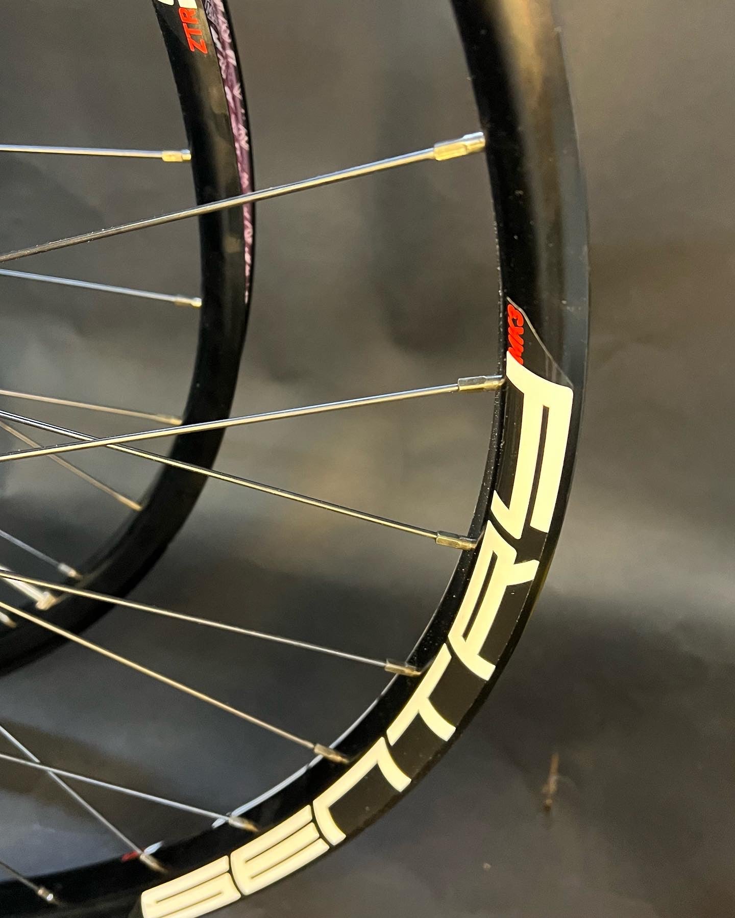 Bang for the Buck I9 Hydra Wheel builds with Notubes Sentry Rims