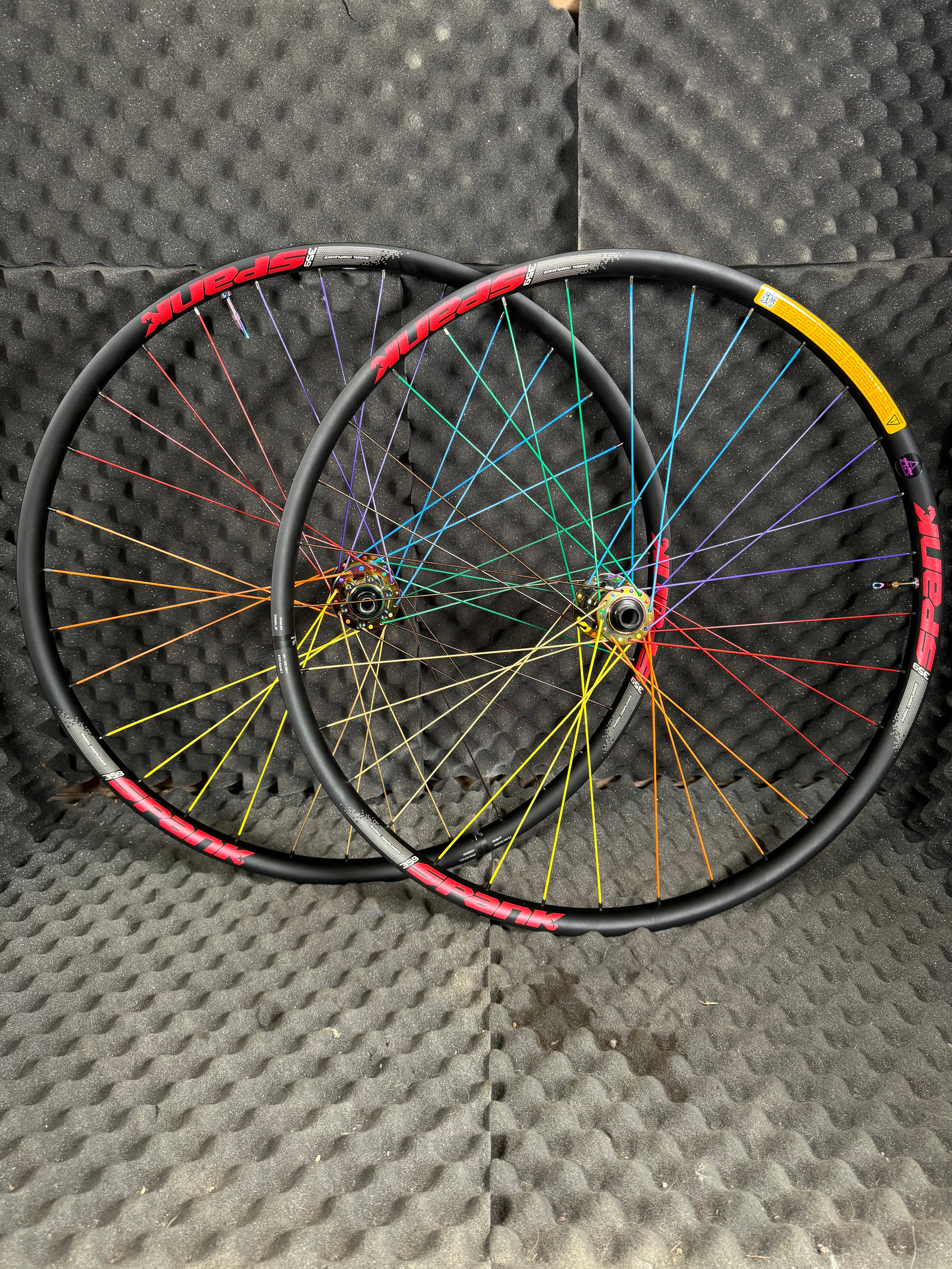 Custom Oilslick/Rainbow Spank 359 wheelset