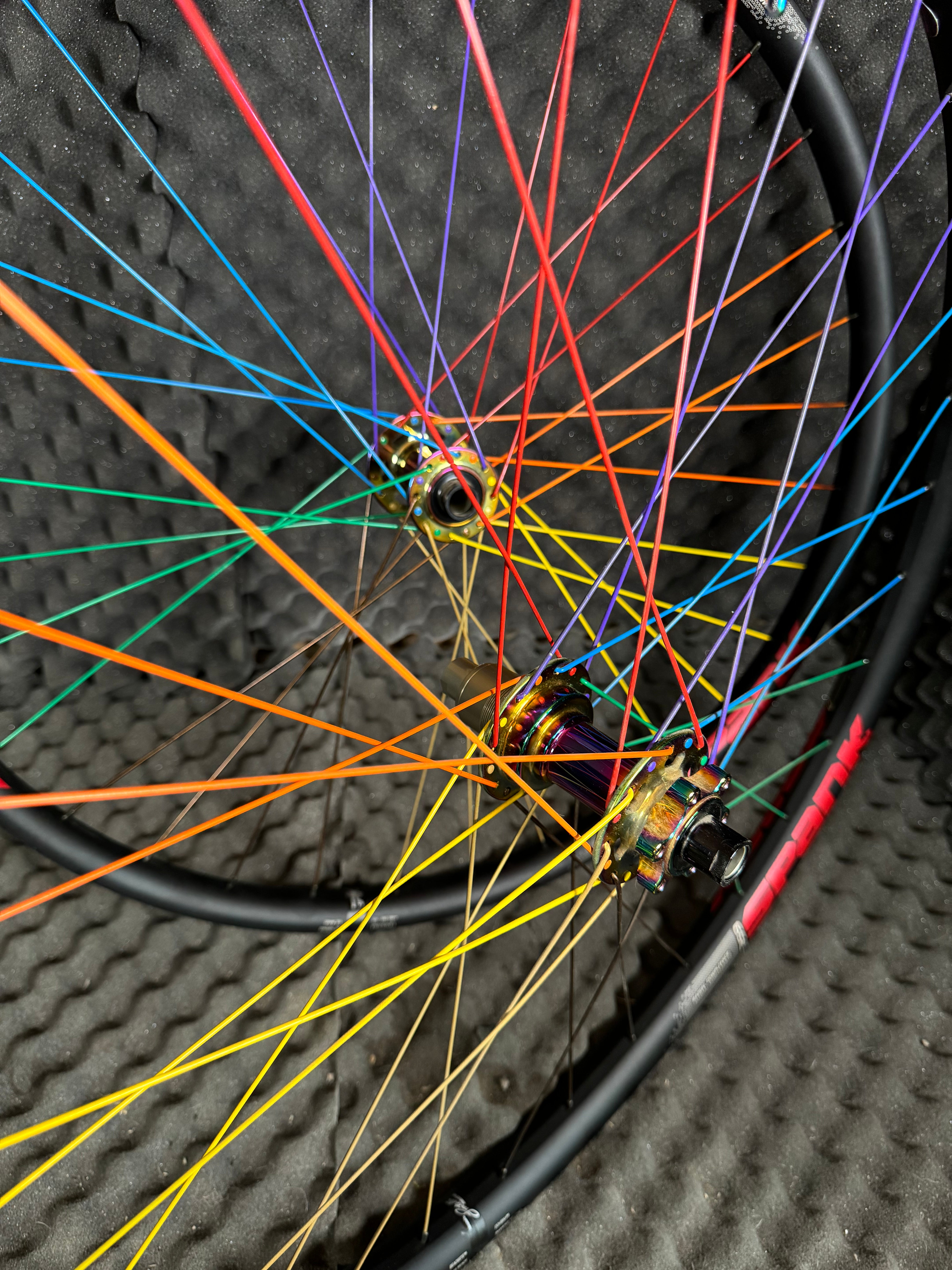 Custom Oilslick/Rainbow Spank 359 wheelset