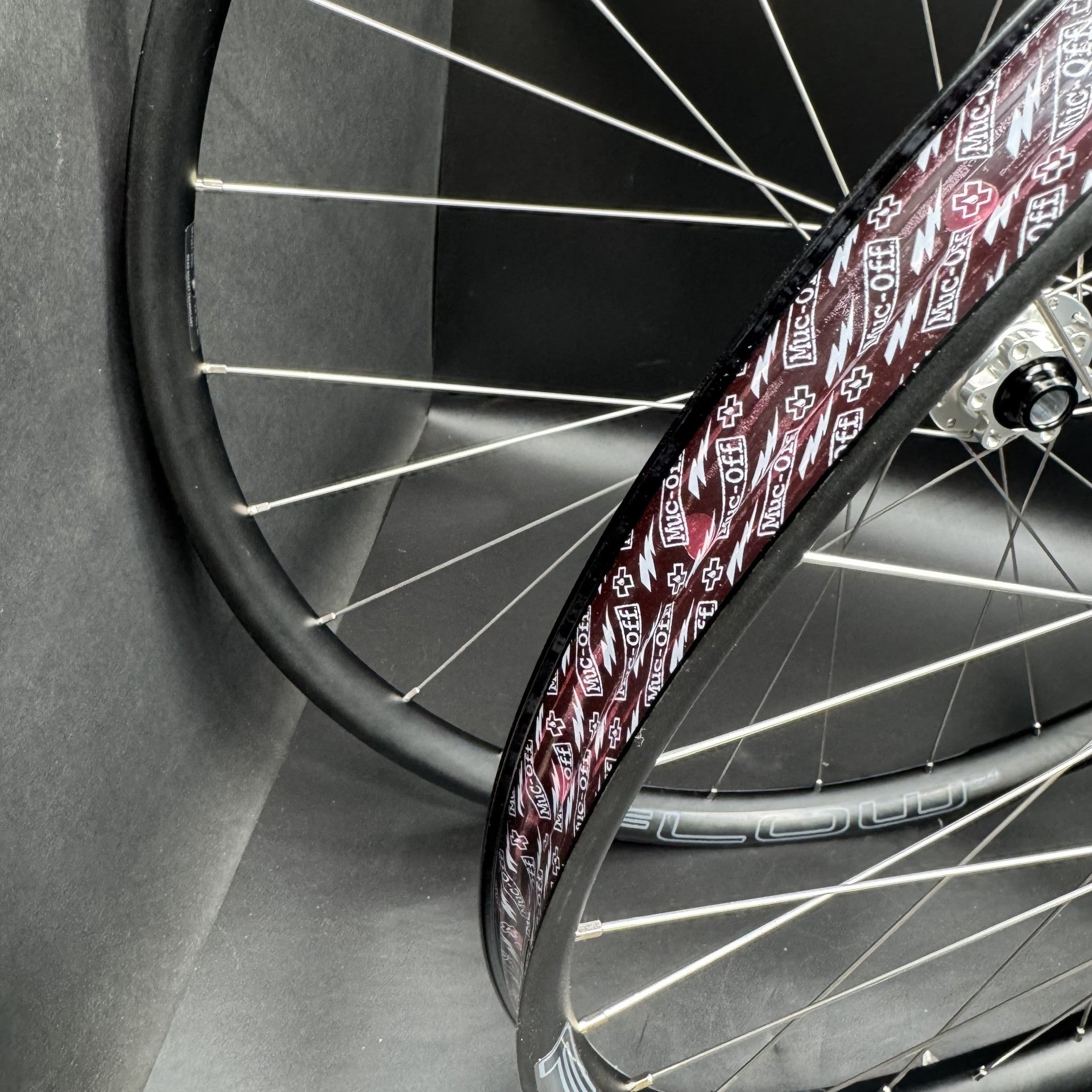 Classic Silver I9 Hydra H2 hubs with Flow mk4 Hard Trail rims