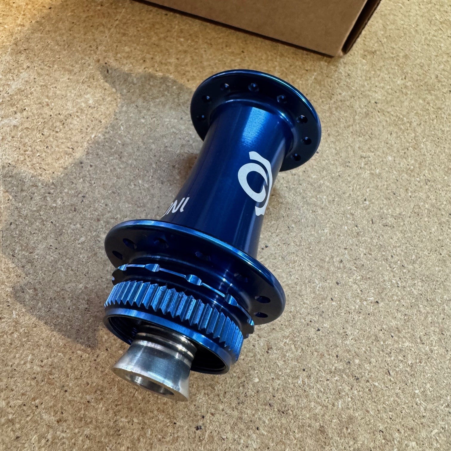 12x100 I9 Torch road 24 hole hub NEW
