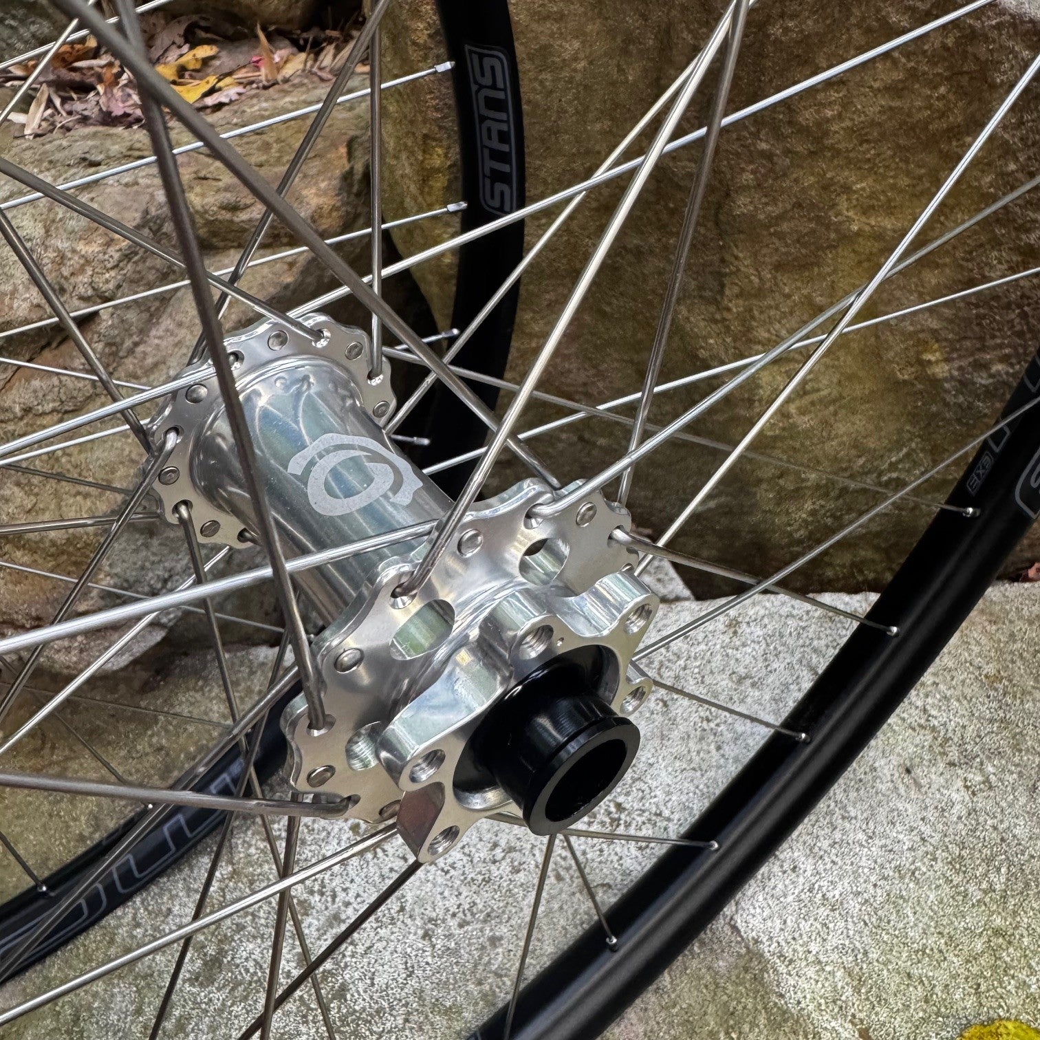 Classic Silver I9 Hydra H2 hubs with Flow mk4 Hard Trail rims