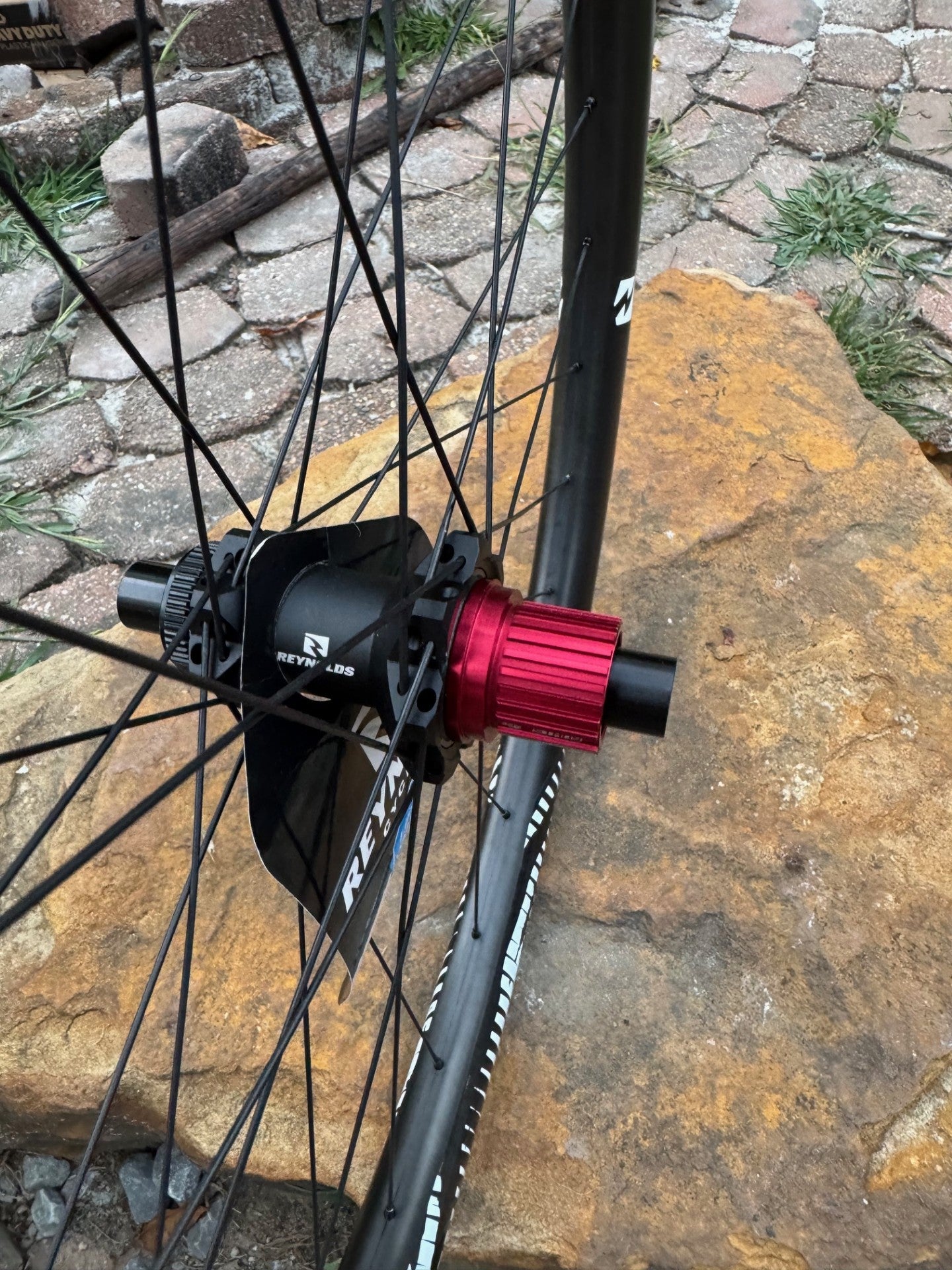 NEW Reynolds Carbon TR307 wheels with Non Boost Hubs