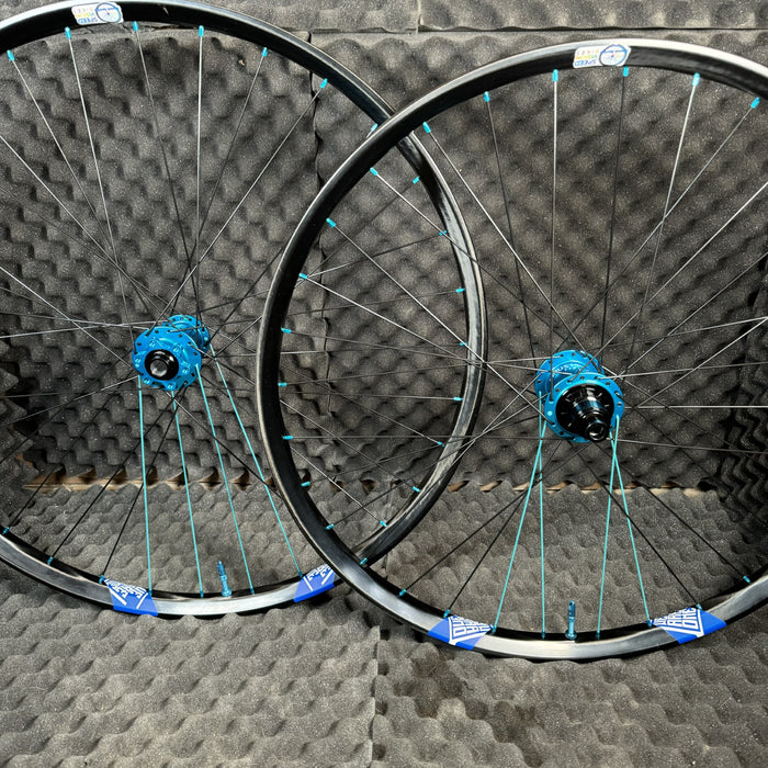 Carbon We Are One Triad Trail/Enduro Rims + Boost Hydra 2 Hubs